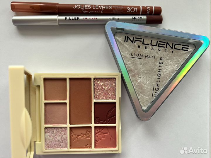 Карандаши тени хайлайтер Influence vivienne sabo