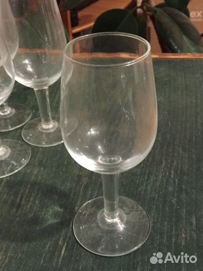 Стеклянные бокалы для вина, стопки, графины 1.5 л