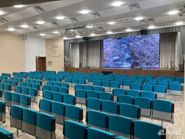 Рекламный экран от производителя