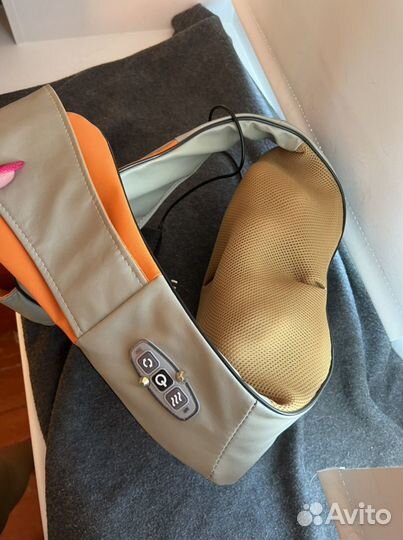 Массажная подушка для шеи