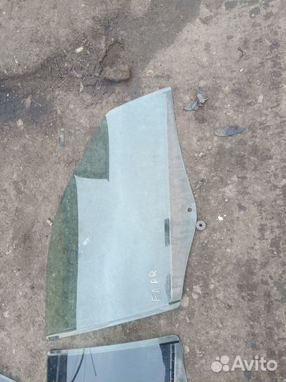 Стекло передней правой двери Fiat Albea