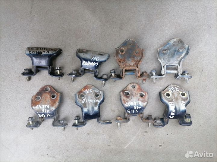 Петля двери для Hyundai Sonata III 1996-1998