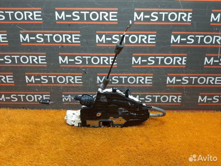 Замок двери передний левый Mercedes-Benz S-Class