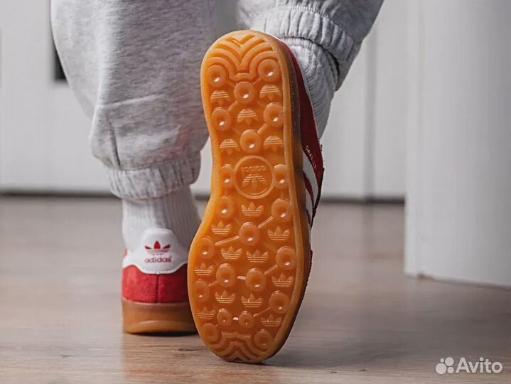 Adidas Gazelle Indoor Better scarlet gum