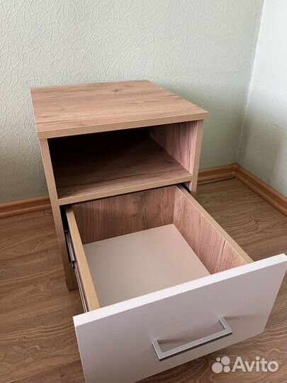 Тумба прикроватная