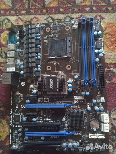 Нерабочая материнская плата AM3+ (на запчасти)