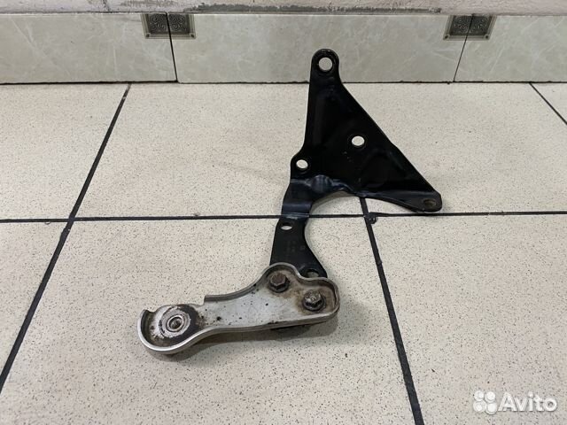 Кронштейн кпп Volkswagen Tiguan