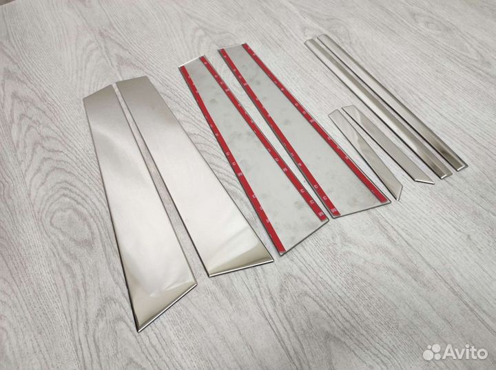 Накладки на стойки дверей Volkswagen Golf 7