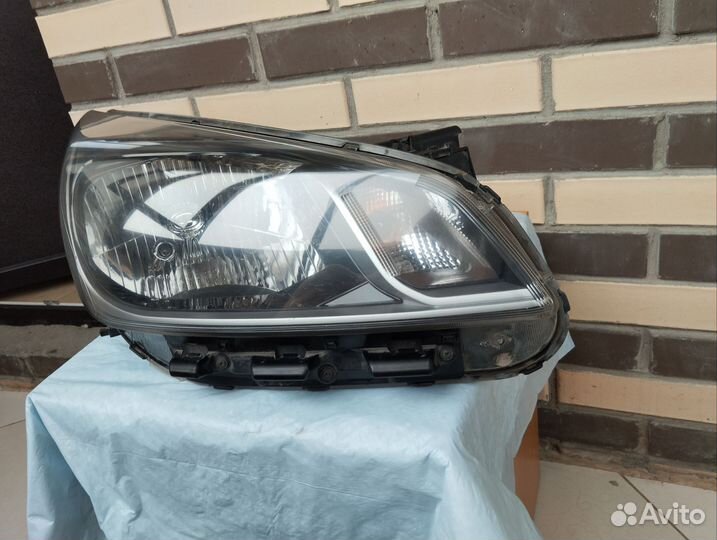 Фара правая Kia Rio 4 FB Оригинал