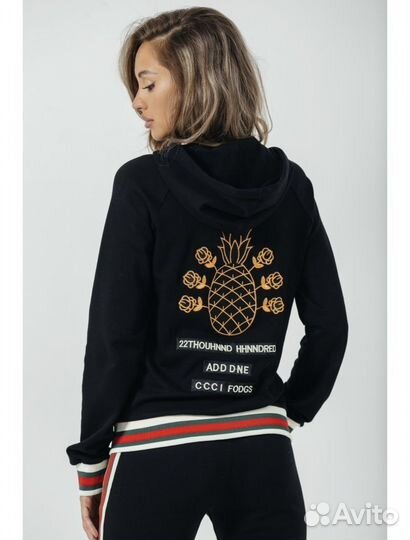 Спортивный костюм женский