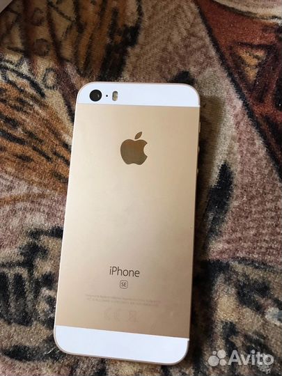 Телефон iPhone se 2016