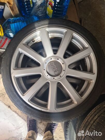 Комплект дисков и шин R20 для Audi (4E0601025AF)