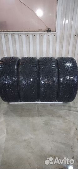 Nokian Tyres Hakkapeliitta 7 SUV 275/45 R20