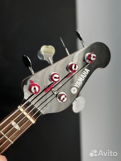 Бас гитара yamaha