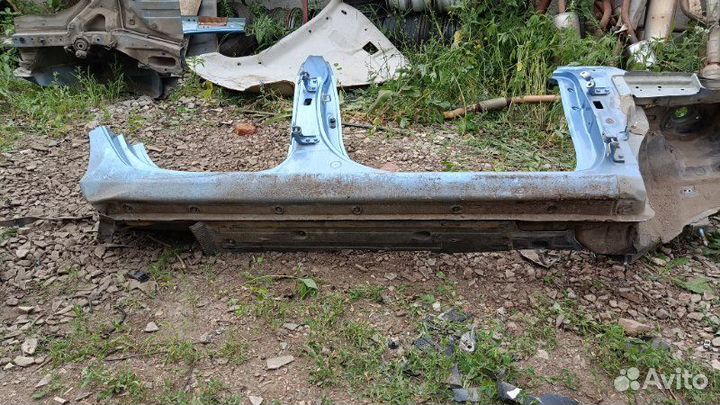 Порог со средней стойкой правый Hyundai I30