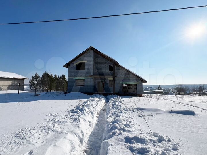 Коттедж 215 м² на участке 14 сот.