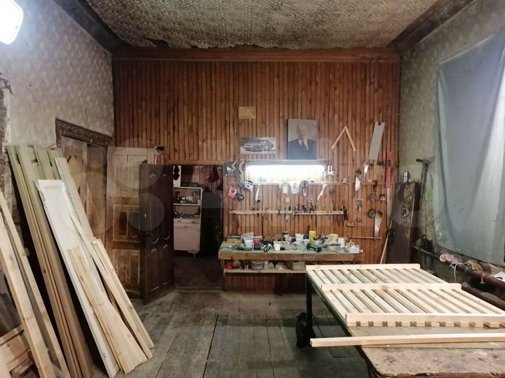 Здание, 300 м²