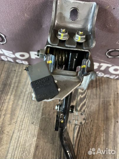 Kia quoris 3.8 педаль тормоза