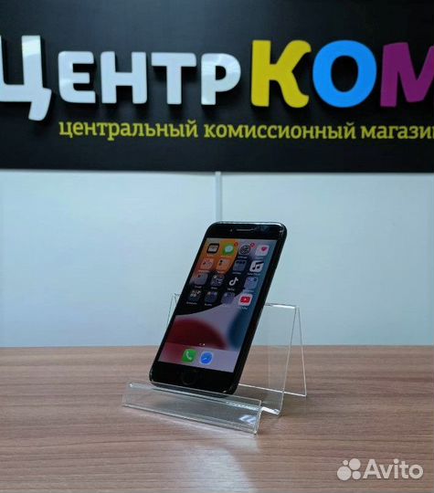 Смартфон Apple iPhone 7 3/32Gb Черный