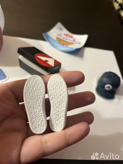 Набор аксессуаров zuru mini brands sneakers