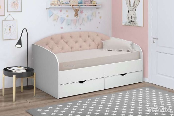 Кроватка из натурального дерева для малыша высокий