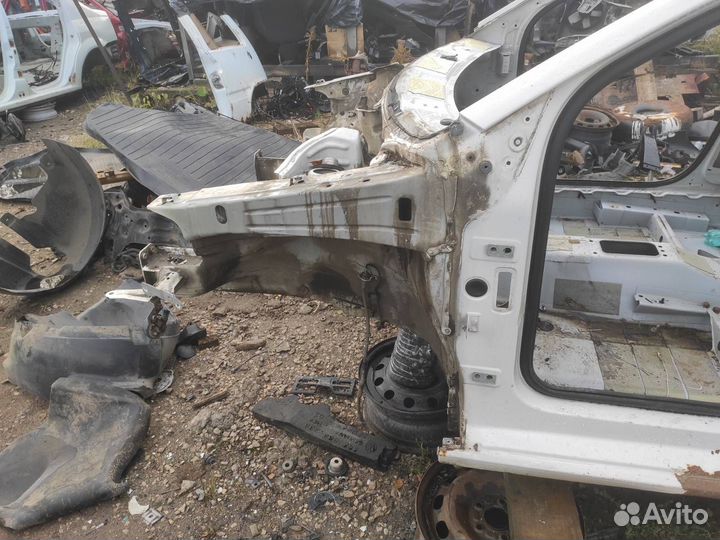 Четверть кузова передний левый Volkswagen Polo