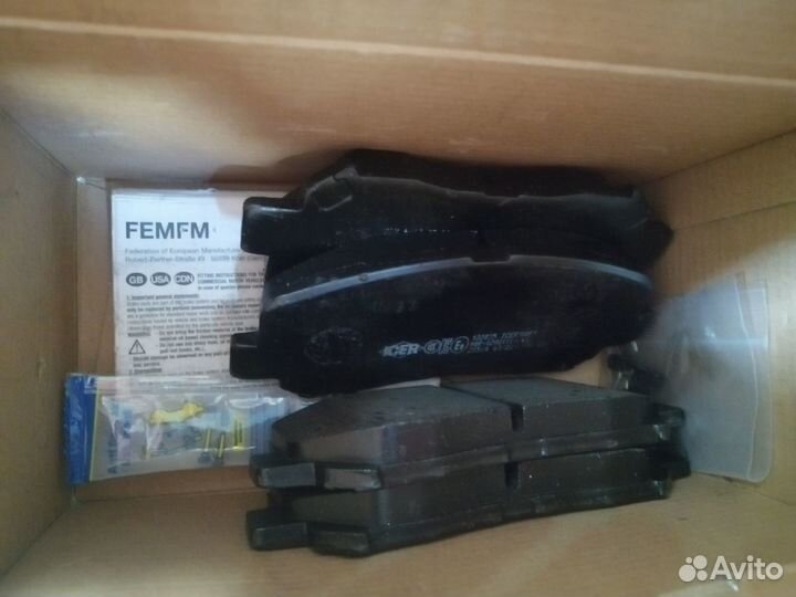 Тормозные колодки и ремкомплект суппорта