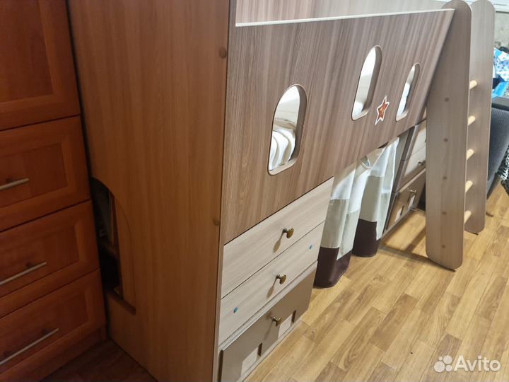 Кровать Айвенго с лесенкой, тумбочками и матрасом