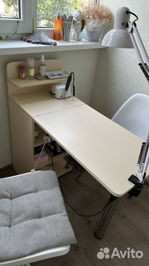 Маникюрный стол