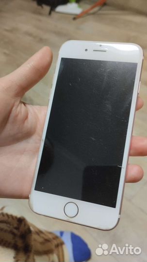 Телефон iPhone 6s