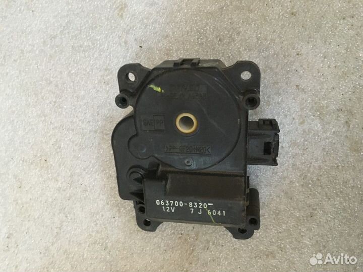 Моторчик привода заслонок отопителя