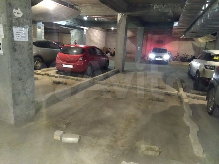 Машиноместо, 18 м²