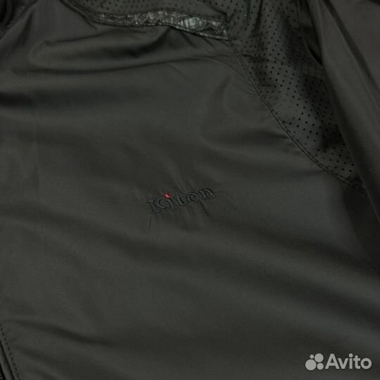 Ветровка Kiton черная 24/25