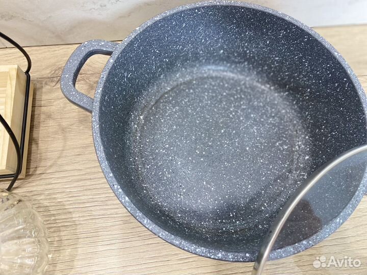 Посуда. Кухонные принадлежности пакетом