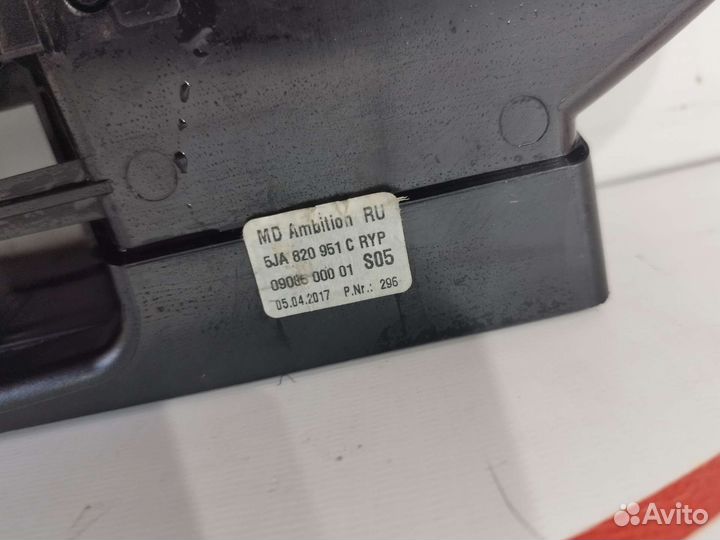 Дефлектор центральный Skoda Rapid 1