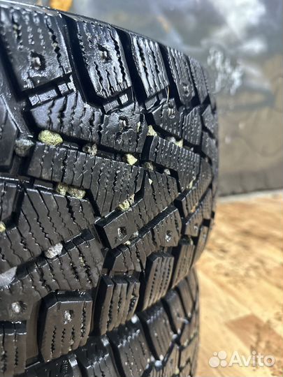 Комплект зимней резины r16 215/65