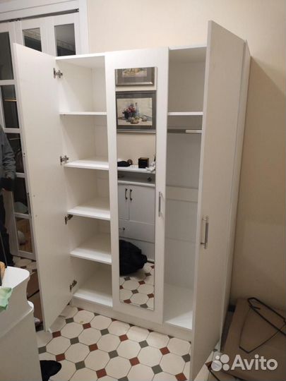 Шкаф распашной