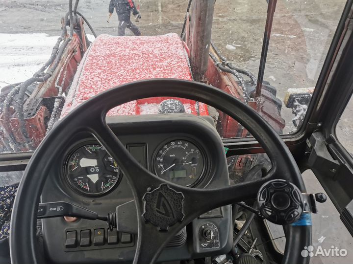 Фронтальный погрузчик МТЗ 320П04, 2012