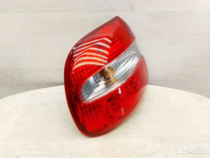 Фонарь задний левый Volvo V40. 1999-2004