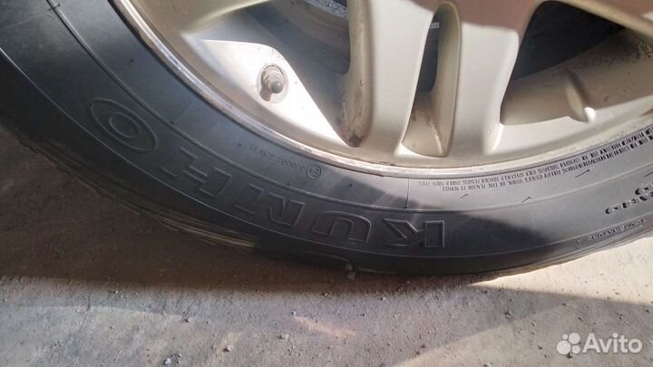 Kumho Road Venture APT KL51 275/65 R17 113H