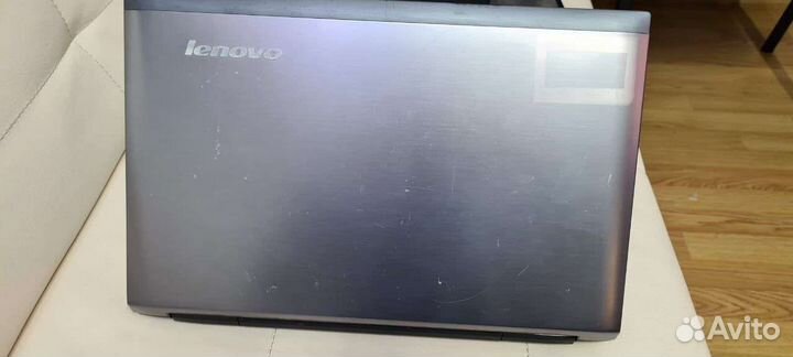 Lenovo G570, 15.6” Radeon 6370, core i3 2310m (2.1