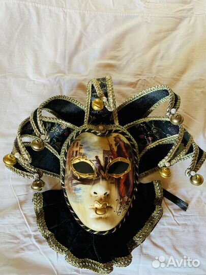 Венецианская карнавальная маска