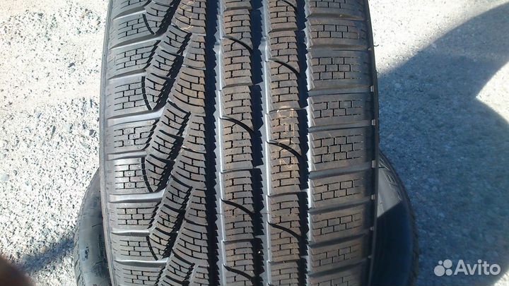 Pirelli Winter Sottozero 240 Serie II 255/45 R19