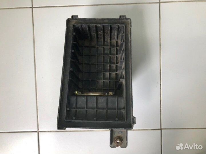 Корпус воздушного фильтра Nissan Maxima A32