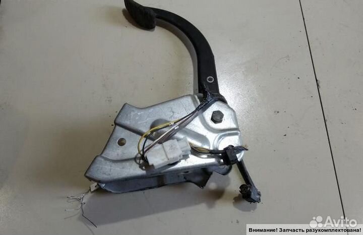 Педаль тормоза Opel Vivaro A