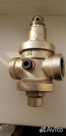 Редуктор давления воды