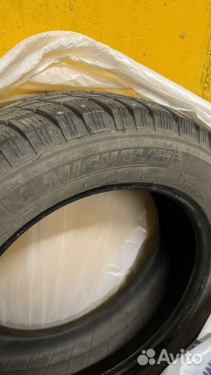 Michelin Latitude X-Ice North 215/60 R17