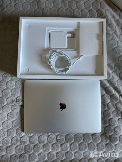 MacBook Pro 16. 5600M. 64GB. 1TB