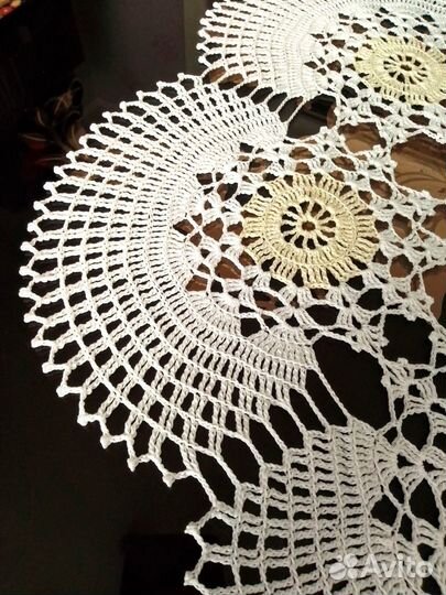 Салфетка вязаная 62 см (ручная работа)