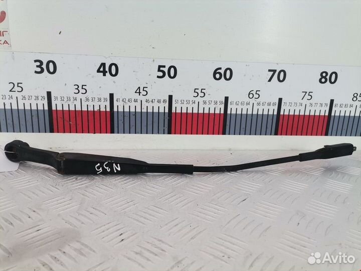 Щеткодержатель (поводок стеклоочистителя, дворник)